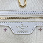 Louis Vuitton Neverfull MM Tote Bag LV M59859