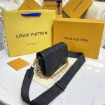 Louis Vuitton Bubblegram Wallet on Strap LV M81398