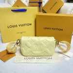 Louis Vuitton Bubblegram Wallet on Strap LV M81400