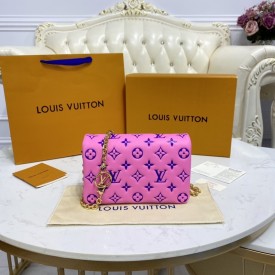 Replica Lv Pochette Coussin bag