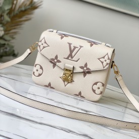 Replica LV Pochette Metis bag