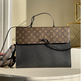 LV Taiga Leather Robusto Briefcase Bag M30591