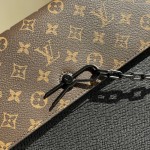 LV Taiga Leather Robusto Briefcase Bag M30591