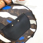 LV LVxLOL boite chapeau souple monogram M45095