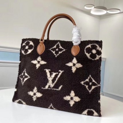 LV monogram teddy onthego M55420