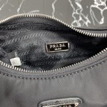 Prada Re-Edition 2005 nylon shoulder bag Black