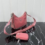 Prada Re-Edition 2005 nylon shoulder bag Pink