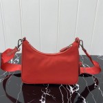 Prada Re-Edition 2005 nylon shoulder bag Red