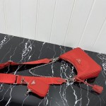 Prada Re-Edition 2005 nylon shoulder bag Red