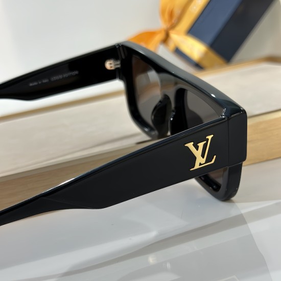 Louis Vuitton LV Clash Square Large Sunglasses Z2125W