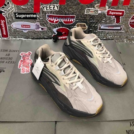 Yeezy Boost 700 Magnet