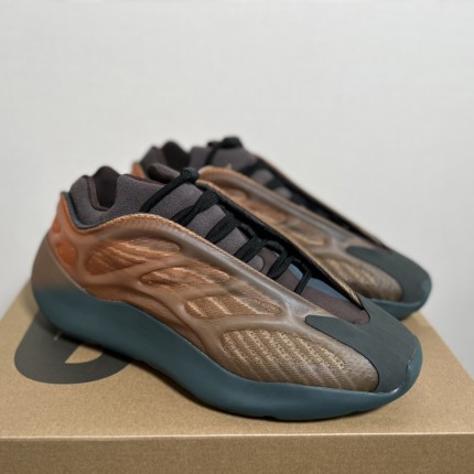 adidas Yeezy 700 V3 Copper Fade