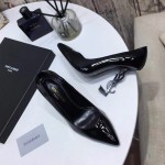 YSL opyum pump in patent leather with black heel black